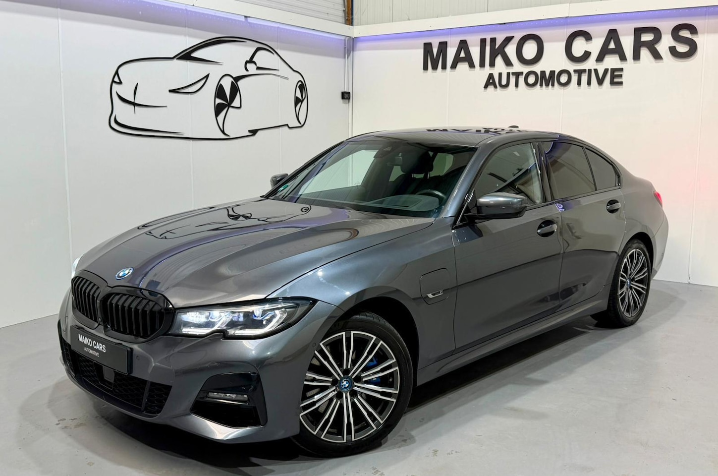 BMW 3-serie - 330e xDrive High Executive M-sport 360 CAM HUD - AutoWereld.nl