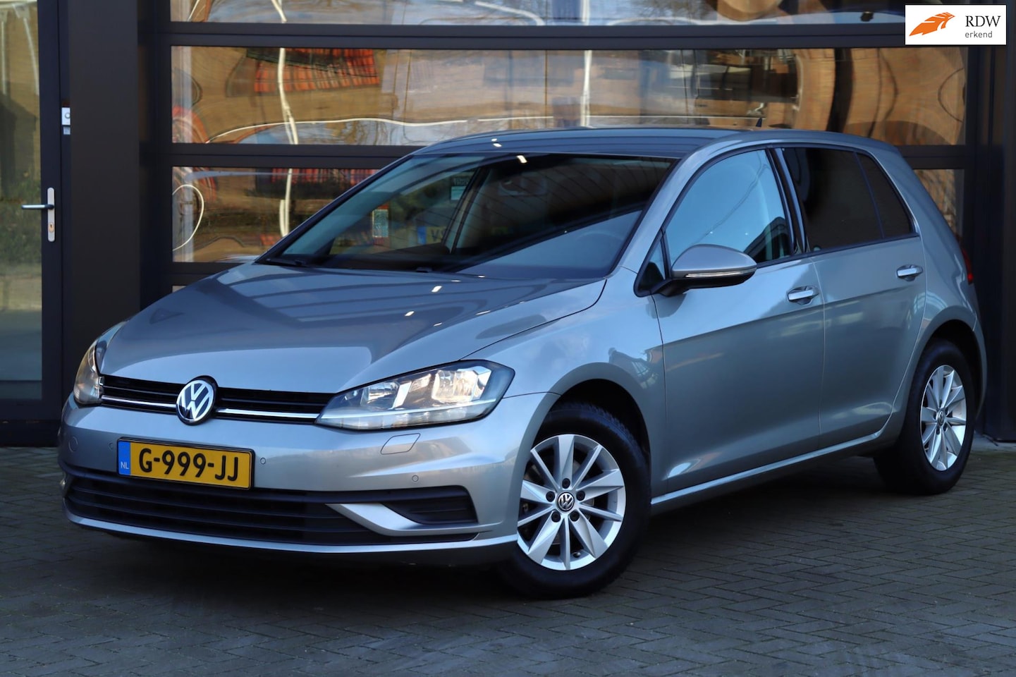 Volkswagen Golf - 1.0 TSI Comfortline | Automaat | Sensoren | Stoelverwarming | Climate Control - AutoWereld.nl