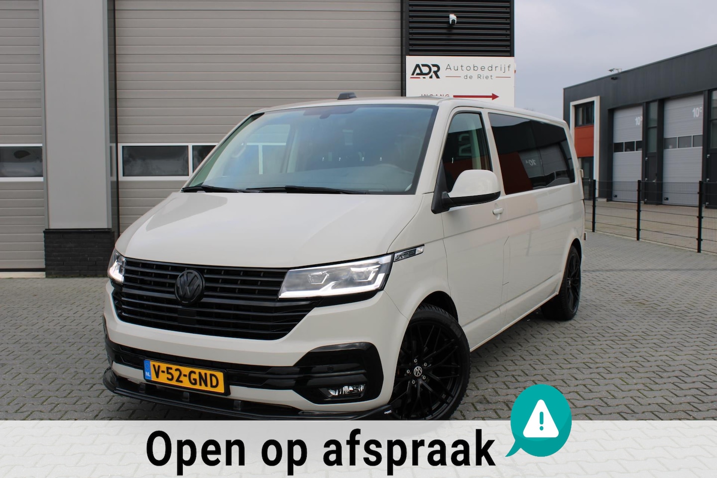 Volkswagen Transporter - 2.0 TDI 150 PK DSG 20''LM/AIRCO/CRUISE/DUBBELCABINE/TREKHAAK/FULL LED/ASCOTGREY - AutoWereld.nl