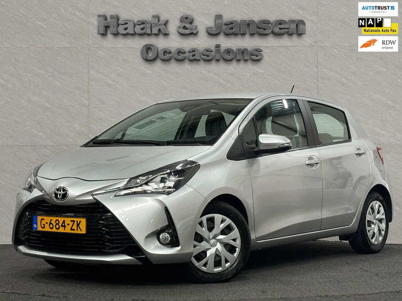 Toyota Yaris - 1.5 VVT-i Active - NAP -Automaat - Navigatie - Cruise - AutoWereld.nl