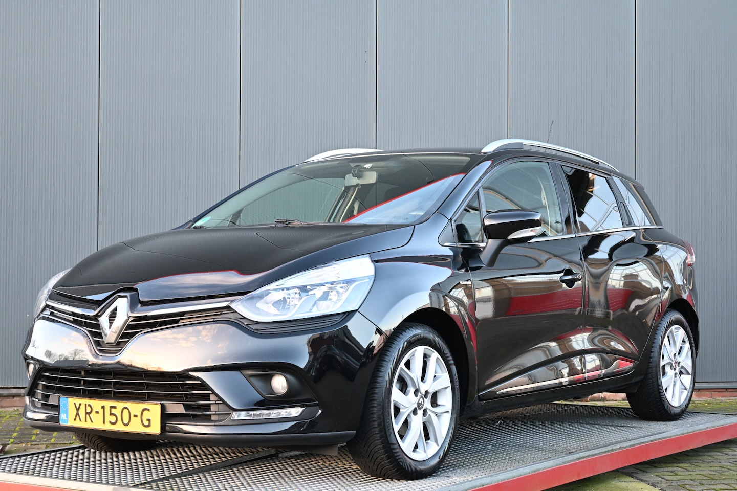 Renault Clio Estate - 0.9 TCe Limited trekhaak camera - AutoWereld.nl