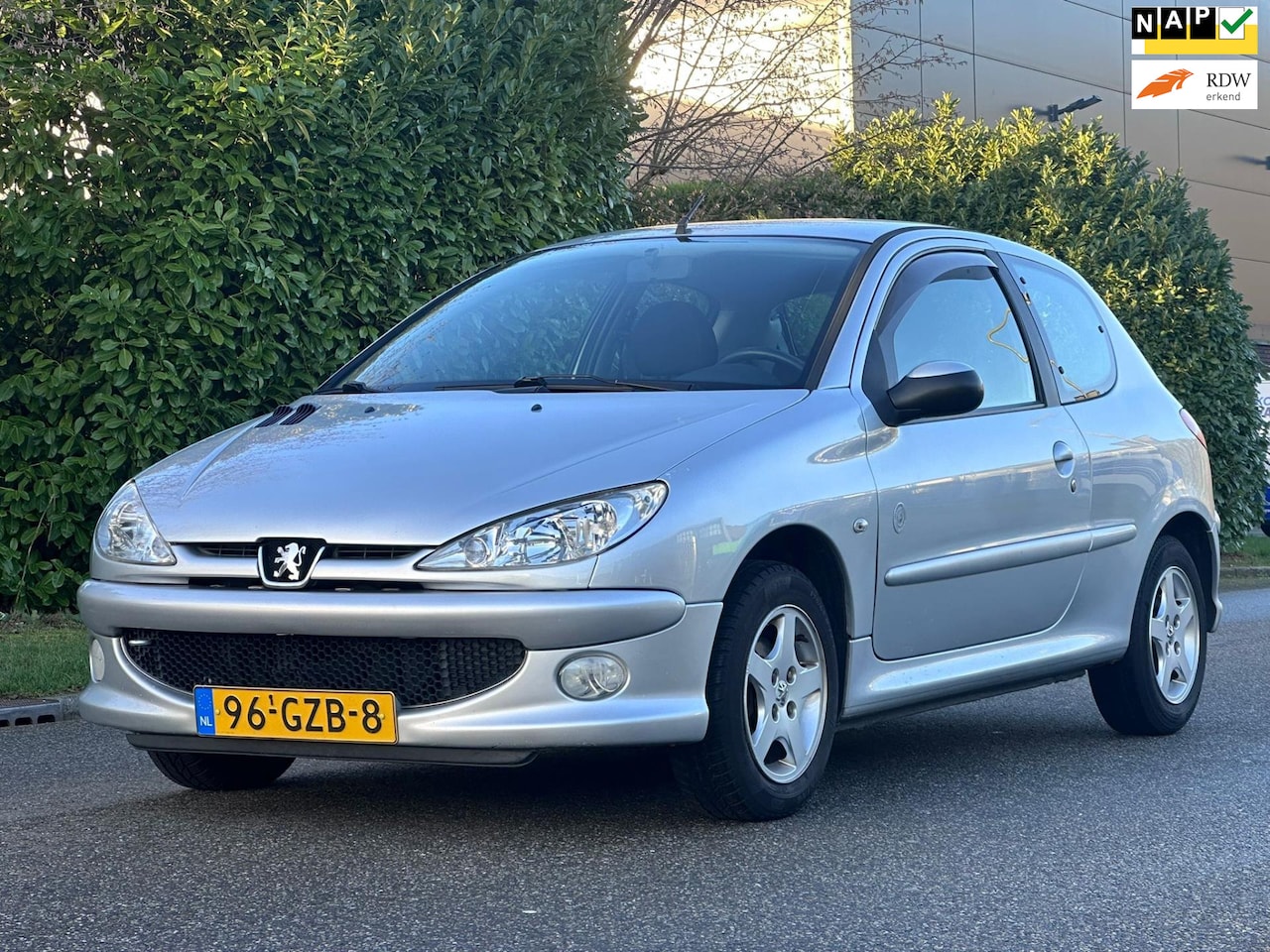 Peugeot 206 - 1.4 Génération Cruise*Airco*NAP*Dealer onderhouden*LM velgen* - AutoWereld.nl