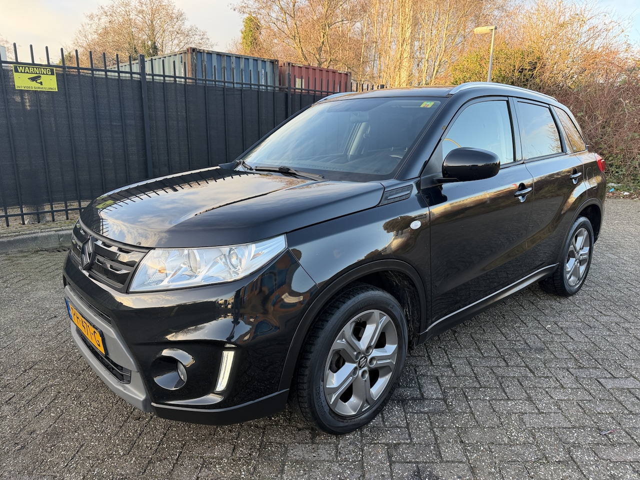 Suzuki Vitara - 1.6 Automaat Exclusive Carplay/Stoelverw/Clima/LED/Trekhaak - AutoWereld.nl