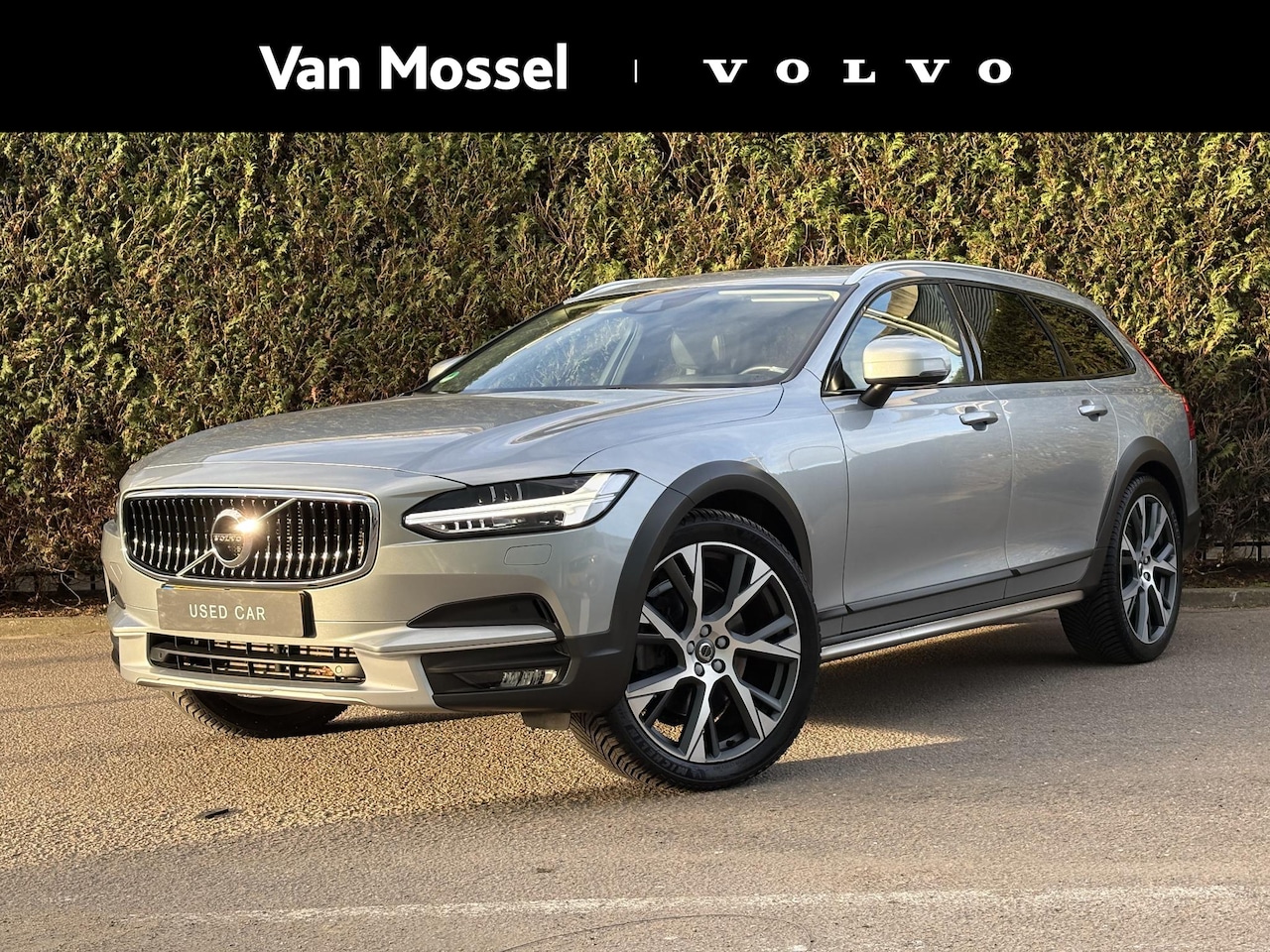Volvo V90 Cross Country - T5 90th Anniversary Edition Camera | Trekhaak | Leder | CarPlay - AutoWereld.nl