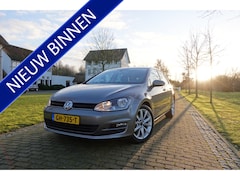 Volkswagen Golf - 1.2 TSI Business Edition | Trekhaak | Massage | Stoelverwarming | Camera | Navi | PDC |