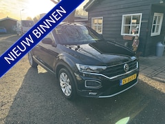 Volkswagen T-Roc - 1.5 TSI Sport VIRTUAL|ADAPTIVE|CAM