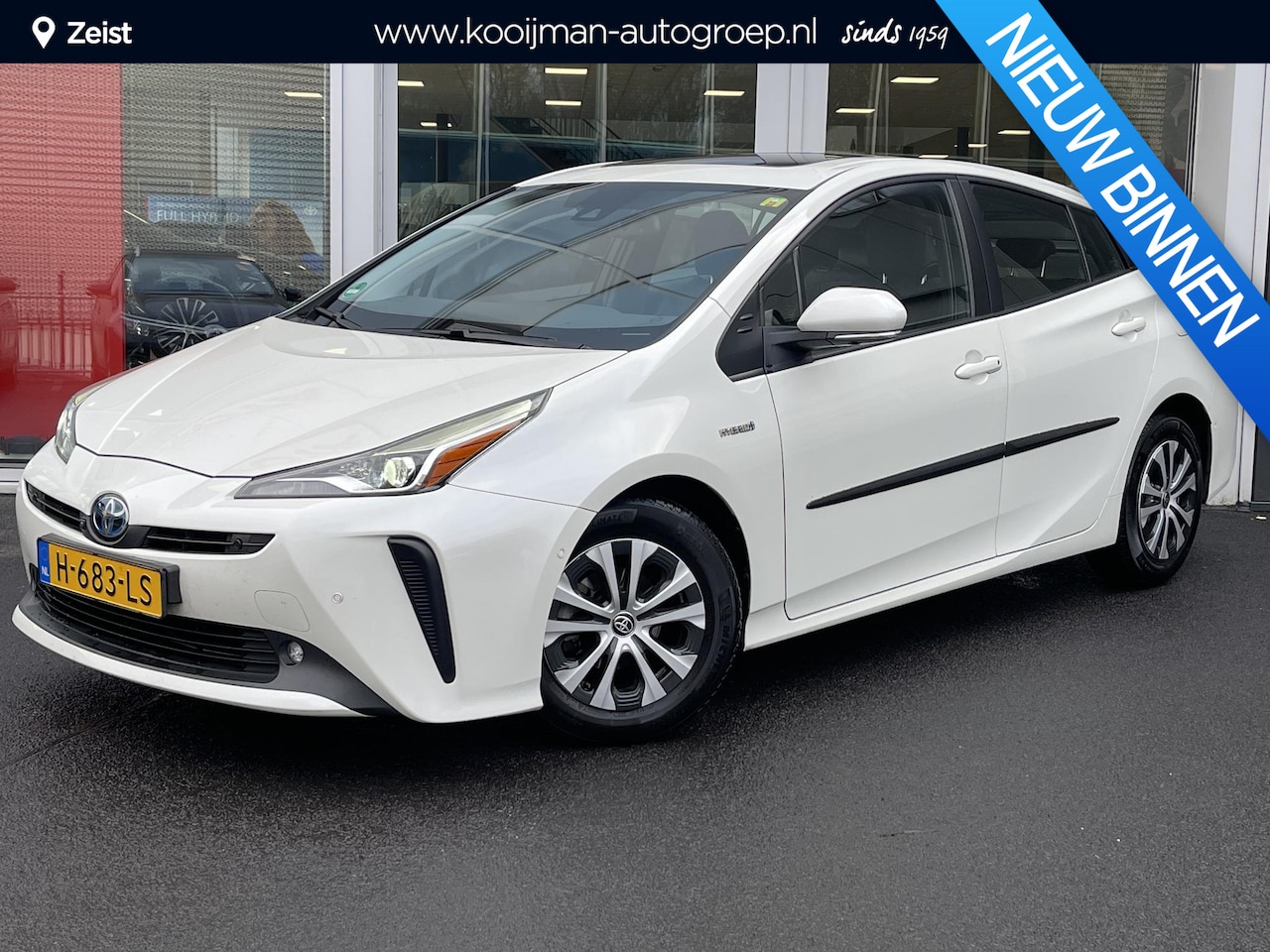 Toyota Prius - 1.8 Executive | NL-auto + NAP | Trekhaak | Schuif/kanteldak | Dodehoekdetectie - AutoWereld.nl