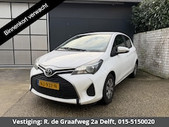 Toyota Yaris - 1.0 VVT-i Aspiration | Achteruitrijcamera | Bluetooth telefoonvoorbereiding |