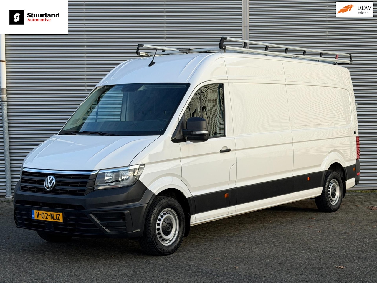 Volkswagen Crafter - 35 2.0 TDI L4H3 AUT Airco/ Navi/ PDC 2x/ Imperiaal/ 3zits/ Trekhaak/ - AutoWereld.nl