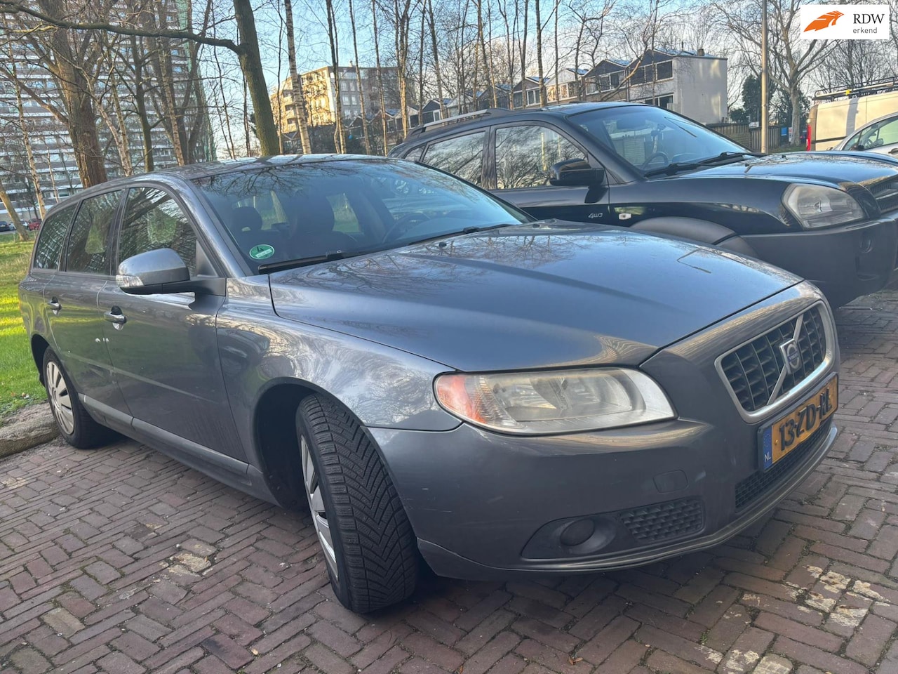 Volvo V70 - 2.4 D5 Momentum Leer Automaat - AutoWereld.nl
