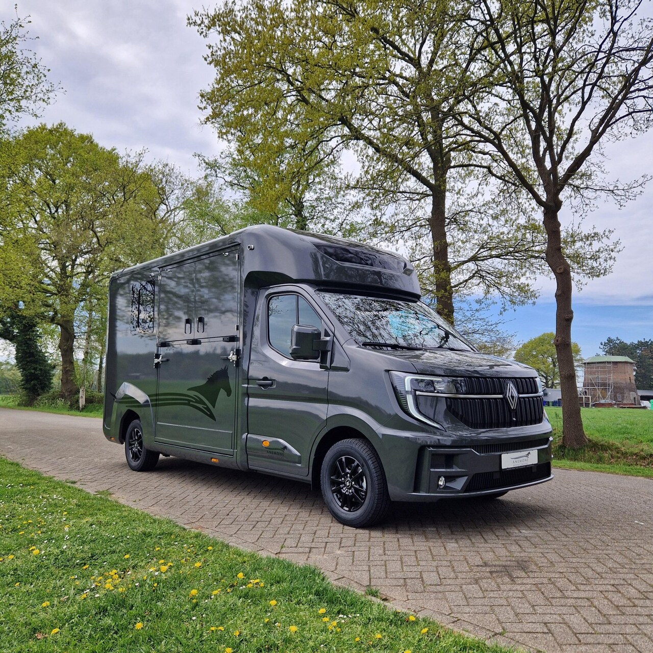 Renault Master Pro - STX S3 paardenwagen demo Pro-Safety model 2025, ID 32 - AutoWereld.nl