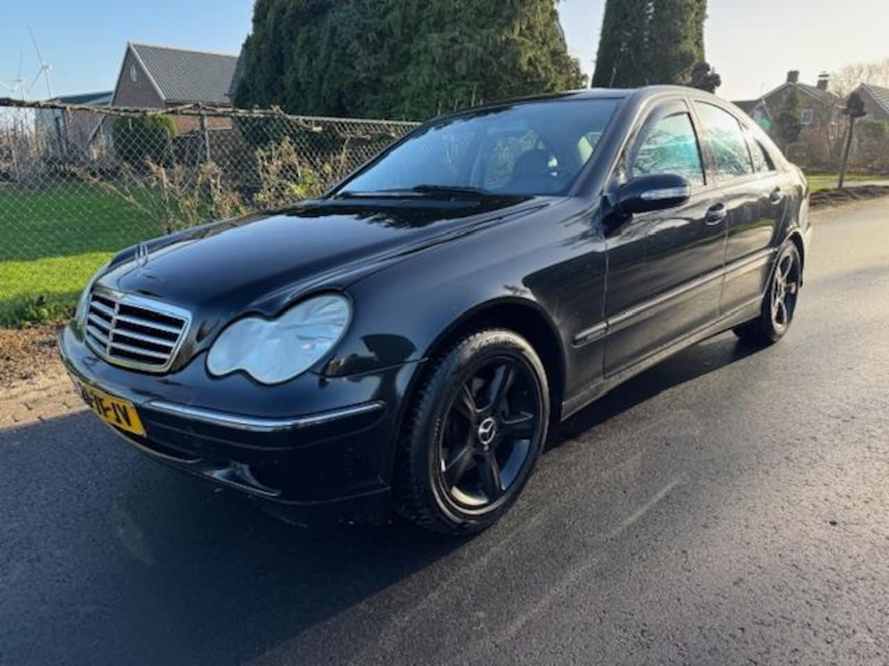 Mercedes-Benz C-klasse - 180 K. AIRCO / CRUISE / LM VELGEN / TREKHAAK - AutoWereld.nl