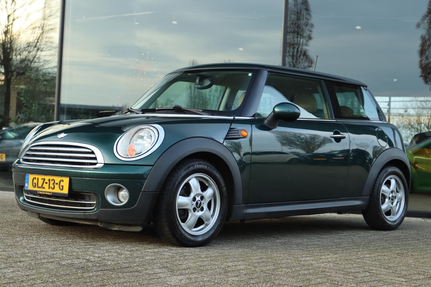 MINI Cooper - MINI 1.6 AUT. | LEDER | STOELVERW. | CRUISE | LMV - AutoWereld.nl