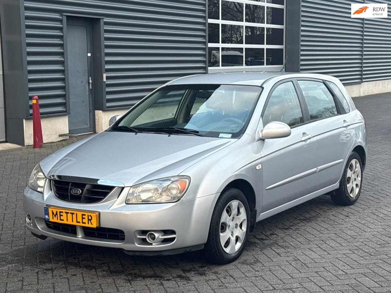 Kia Cerato - 1.6-16V LX 1.6-16V LX, airco, trekhaak - AutoWereld.nl