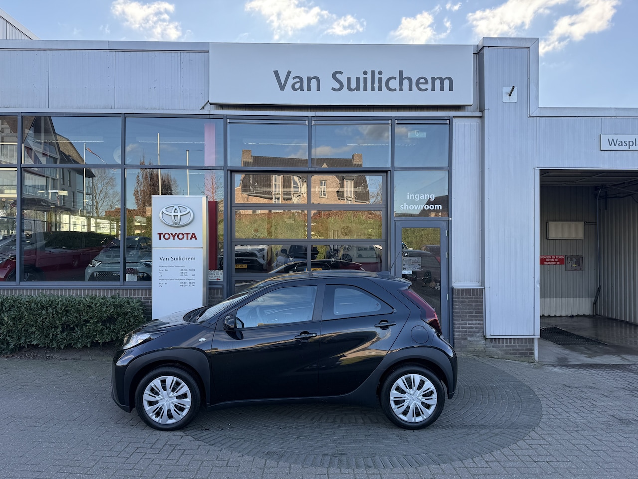 Toyota Aygo X - 1.0 VVT-i MT play 1.0 VVT-i MT Play - AutoWereld.nl