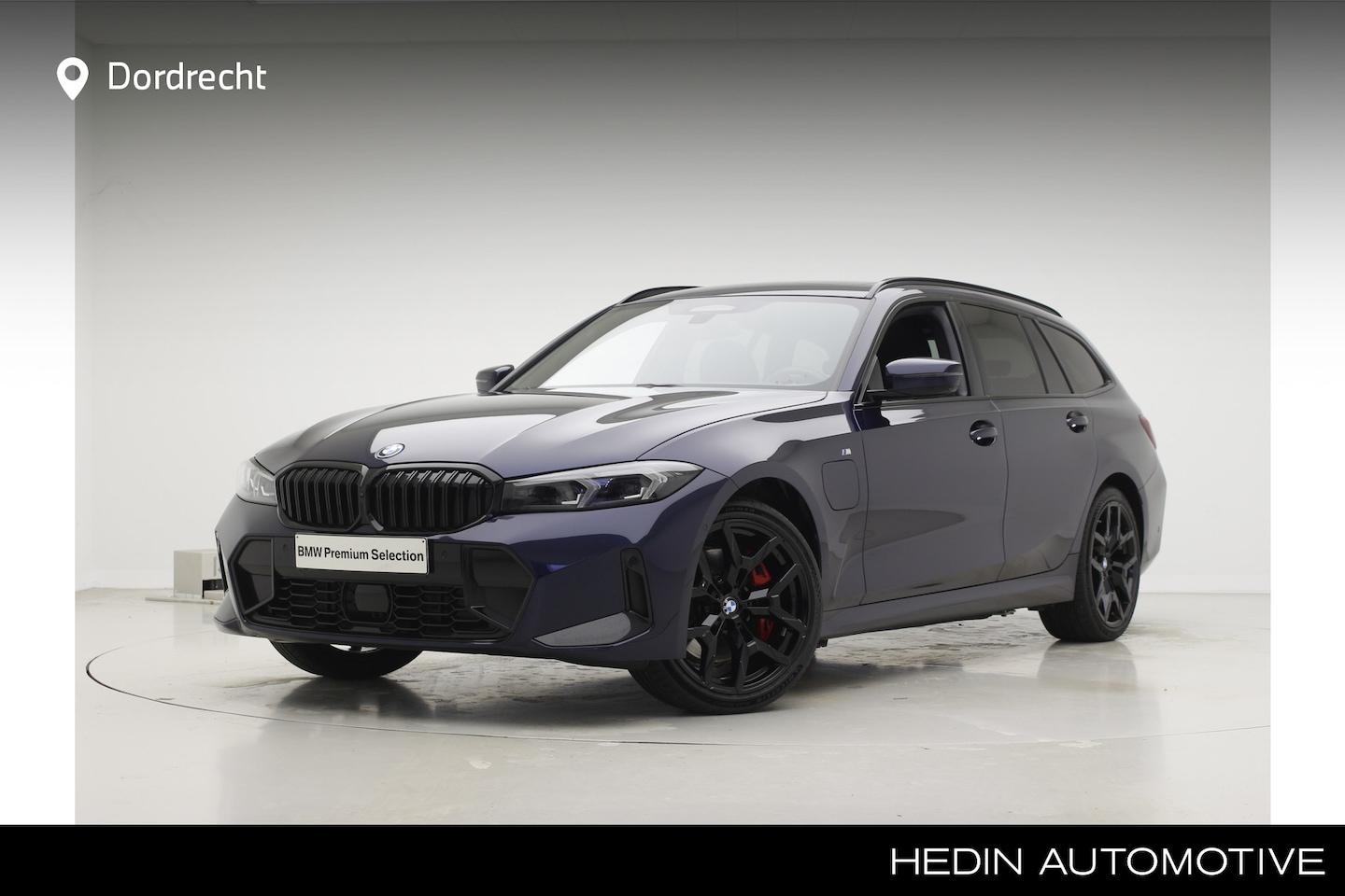 BMW 3-serie Touring - 330e xDrive M-Sport Pro | Panorama | CoPilot | Harman Kardon | Trekhaak | Memory | 19" Jet - AutoWereld.nl