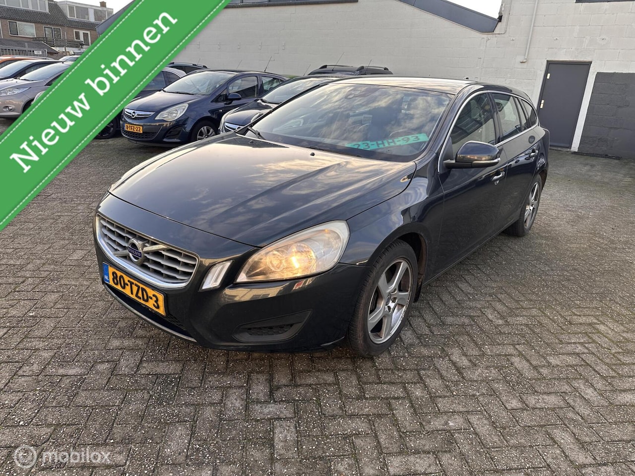 Volvo V60 - 2.4 D5 Momentum 2.4 D5 Momentum - AutoWereld.nl