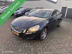 Volvo V60 - 2.4 D5 Momentum