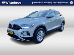 Volkswagen T-Roc - 1.0 TSI 110PK Life / App. connect / DAB+ / LED / Parkeersensoren V+A / 16" LMV