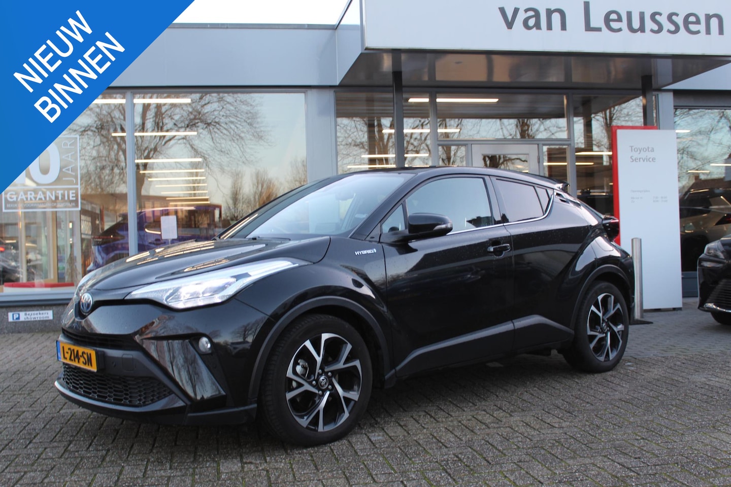 Toyota C-HR - 1.8 Hybrid TREKHAAK STUURVERW. STOELVERW LM-VELGEN PRIVACY GLASS PARK.SENSOREN V+A CAMERA - AutoWereld.nl