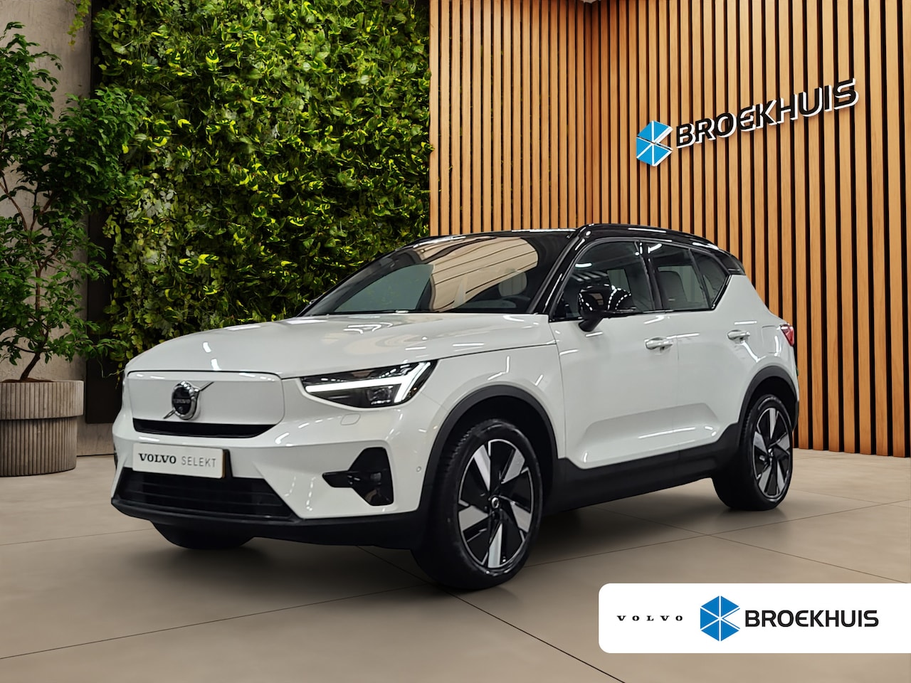 Volvo EX40 - Single Motor Extended Range Ultra 82 kWh | Trekhaak | 360 Camera | Harman/Kardon | Panoram - AutoWereld.nl