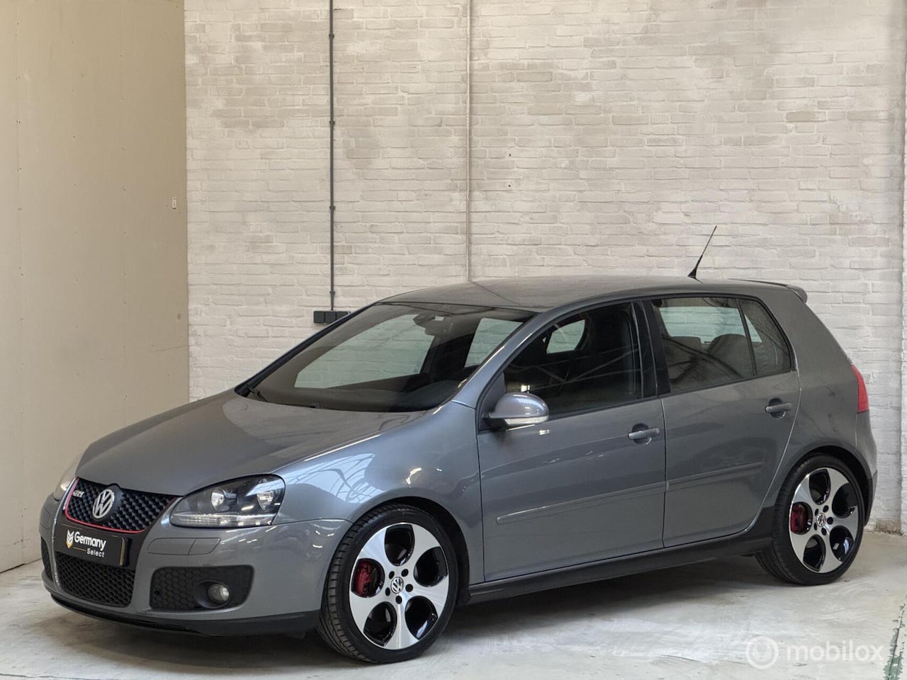 Volkswagen Golf - 5 2.0 TFSI GTI 5DR | Stoelverwarming | 18” - AutoWereld.nl