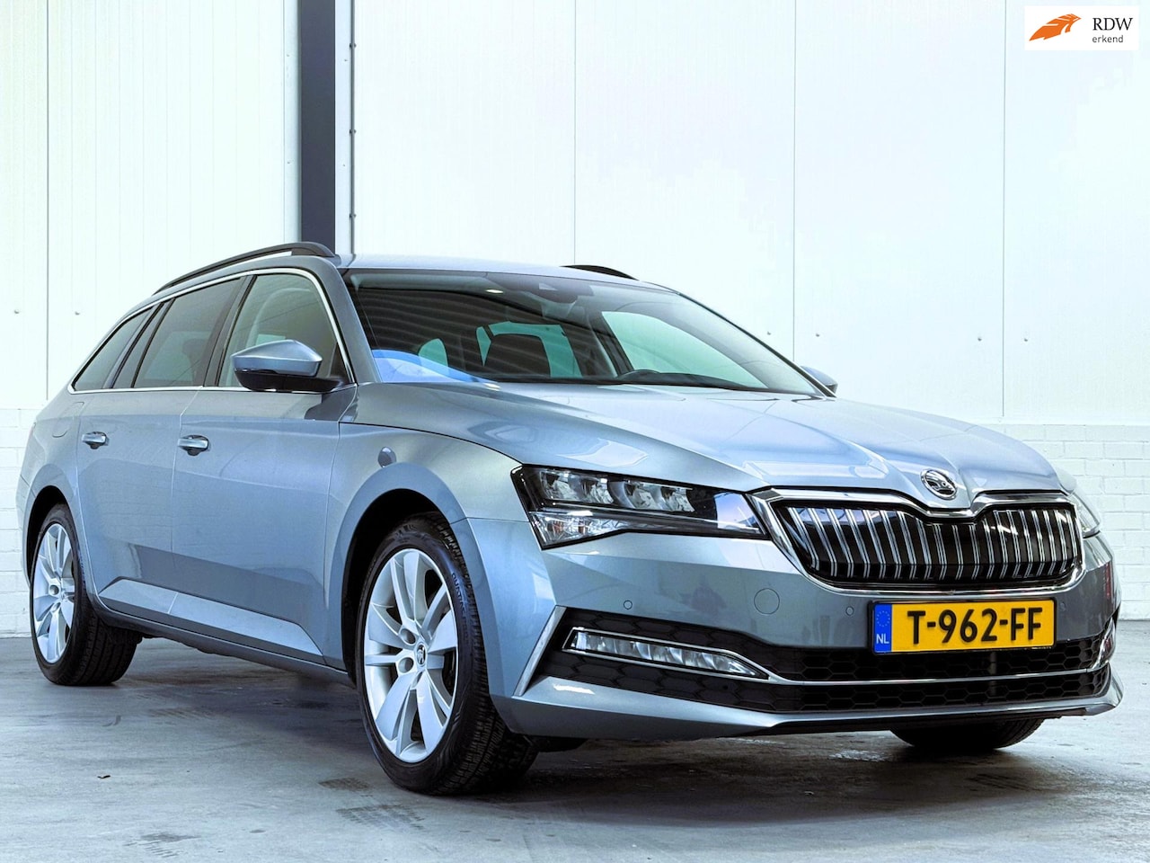 Skoda Superb Combi - 1.4 TSI iV Business Edition SoH 92%|Virtual - AutoWereld.nl