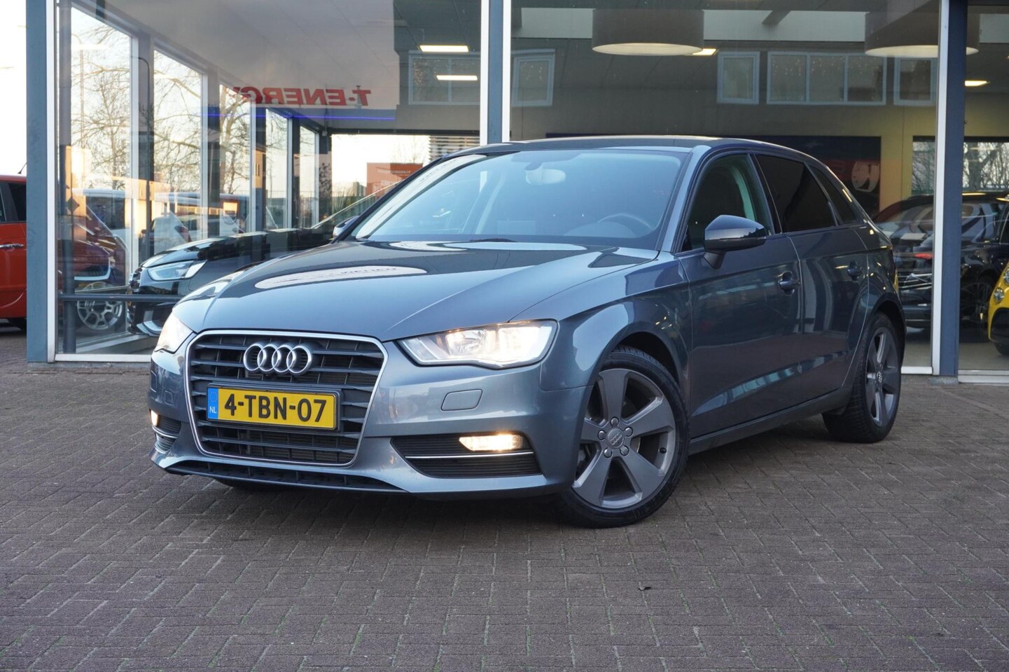 Audi A3 Sportback - 1.4 TFSI CoD Ambition 5deurs | Airco | Navigatie | Elek. Pakket | Vol opties | Lm velgen | - AutoWereld.nl