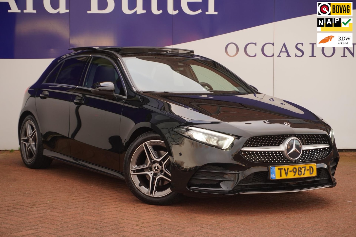 Mercedes-Benz A-klasse - 200 163PK Business Solution AMG+Leder+Pano-dak+Led+navi+wifi+stoel-verw+camera+dab+ - AutoWereld.nl