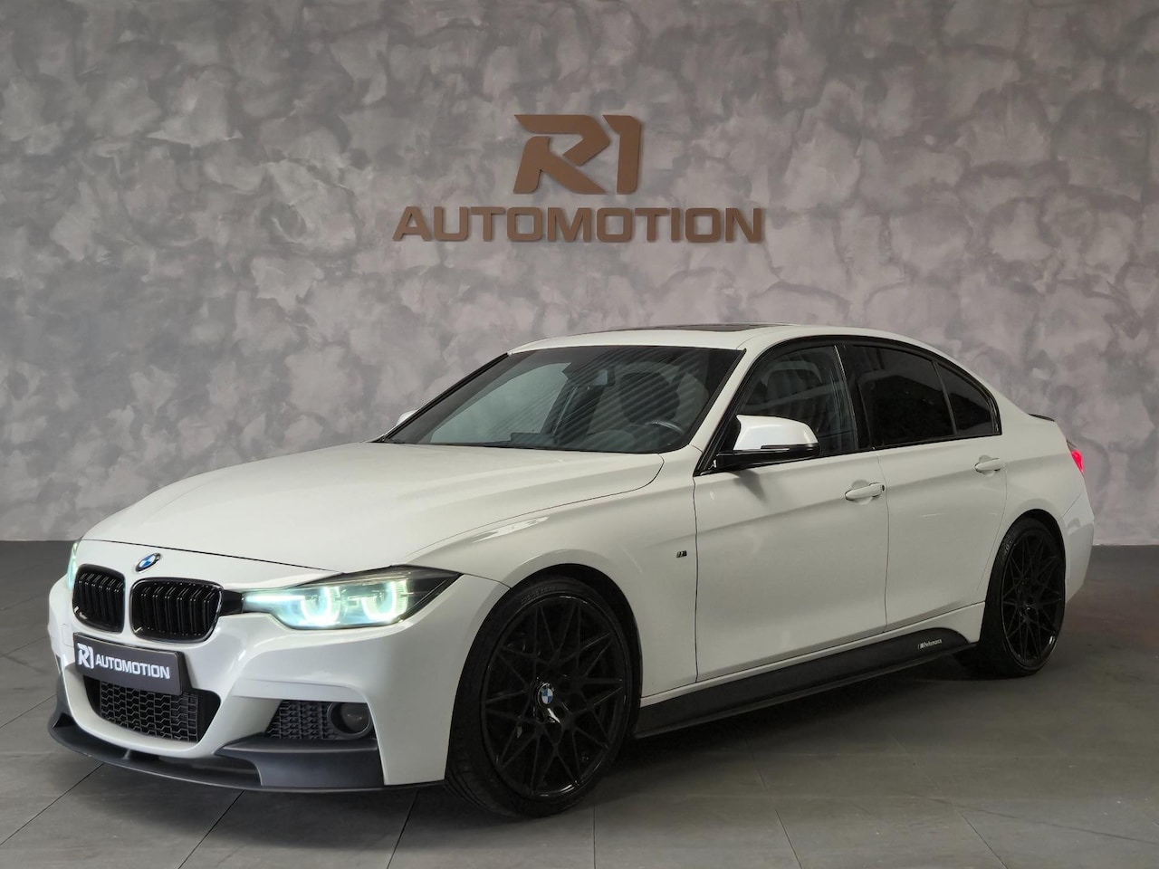 BMW 3-serie - 320i Edition M Sport Performance Shadow Executive|KEYLESS START|PANORAMDAK|AUTOMAAT|LEDER| - AutoWereld.nl