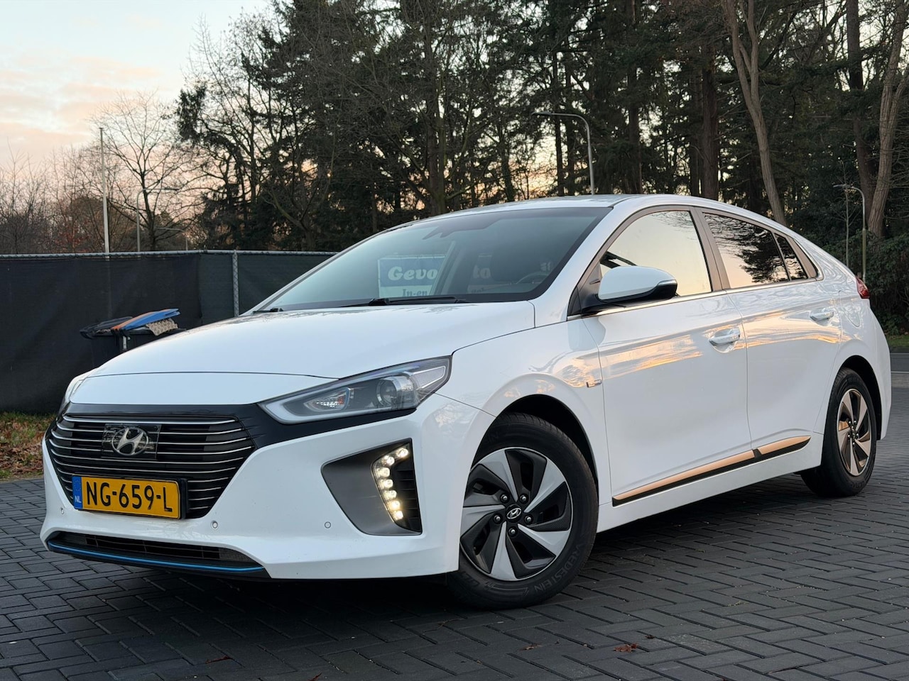 Hyundai IONIQ - 1.6 GDi Comfort/Airco/Cruise/Navi/Camera - AutoWereld.nl