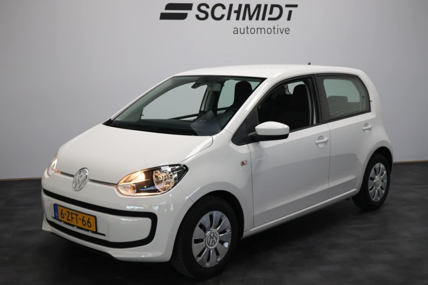 Volkswagen Up! - 1.0 move up! BlueMotion 5D | Airco | Navigatie - AutoWereld.nl