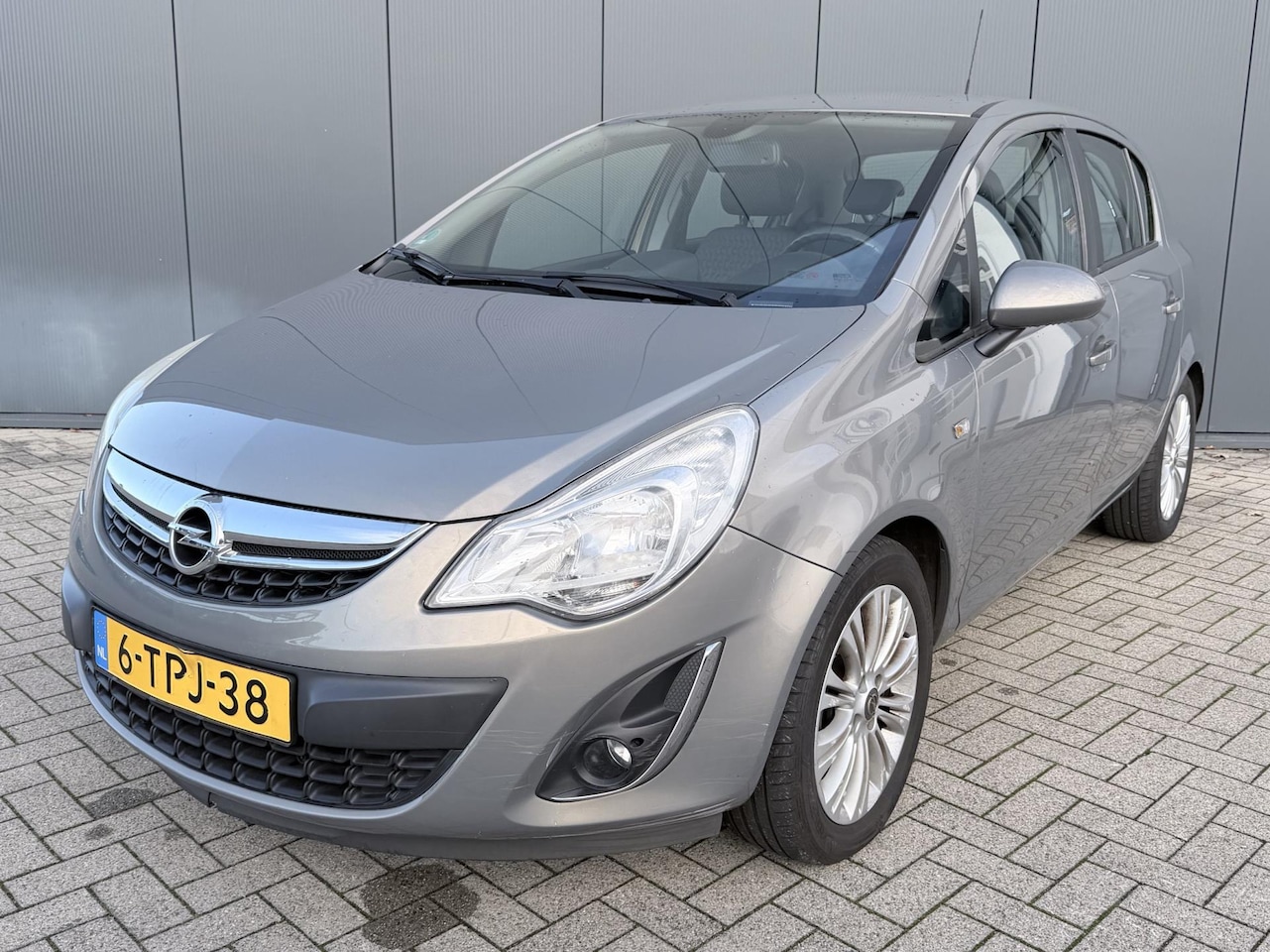 Opel Corsa - 1.4-16V Cosmo | Bluetooth | Navi | LMV | Climate | PDC - AutoWereld.nl