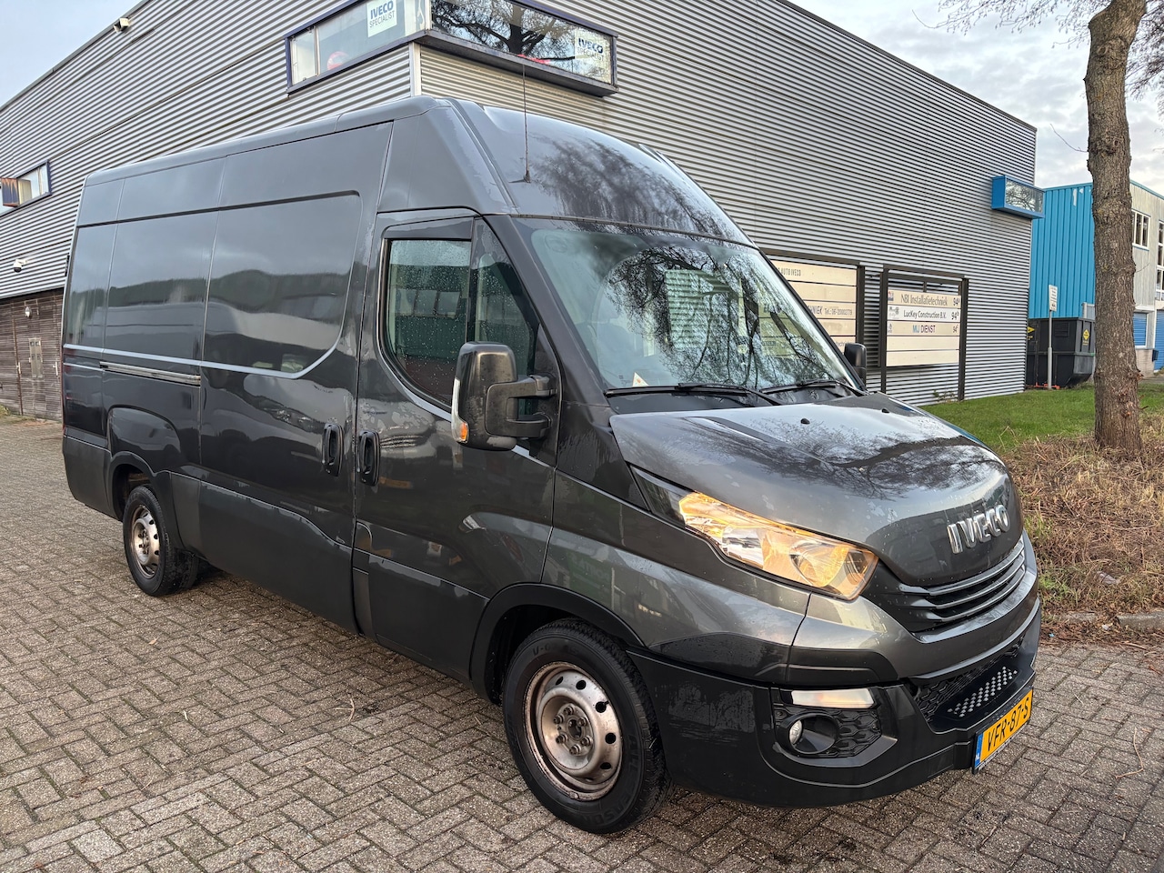 Iveco Daily - 35S16V 2.3 352 H2 Trekhaak 3500 kg! - AutoWereld.nl