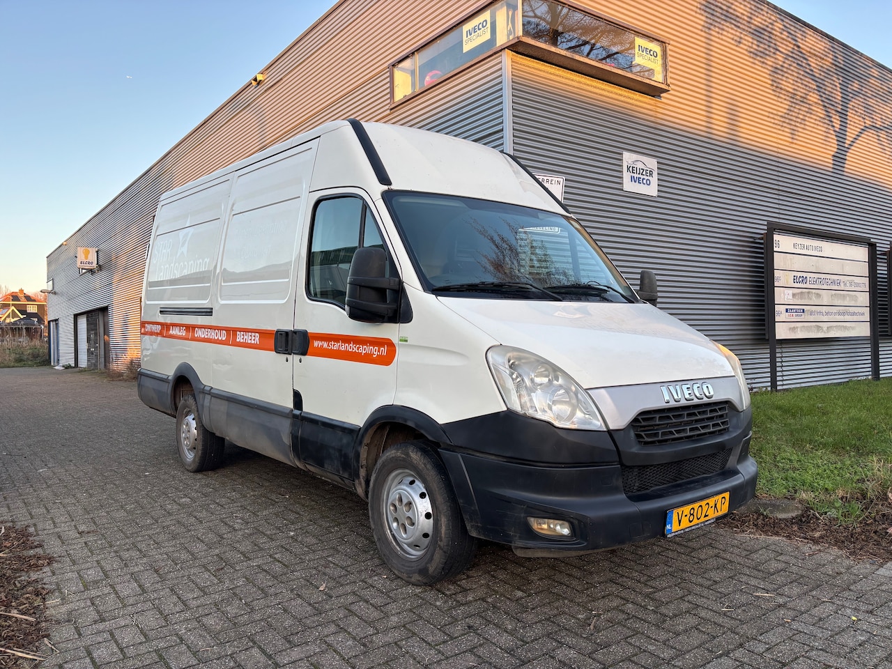 Iveco Daily - 35 S 11V 330 H2 Trekhaak 3500 kg! Airco - AutoWereld.nl