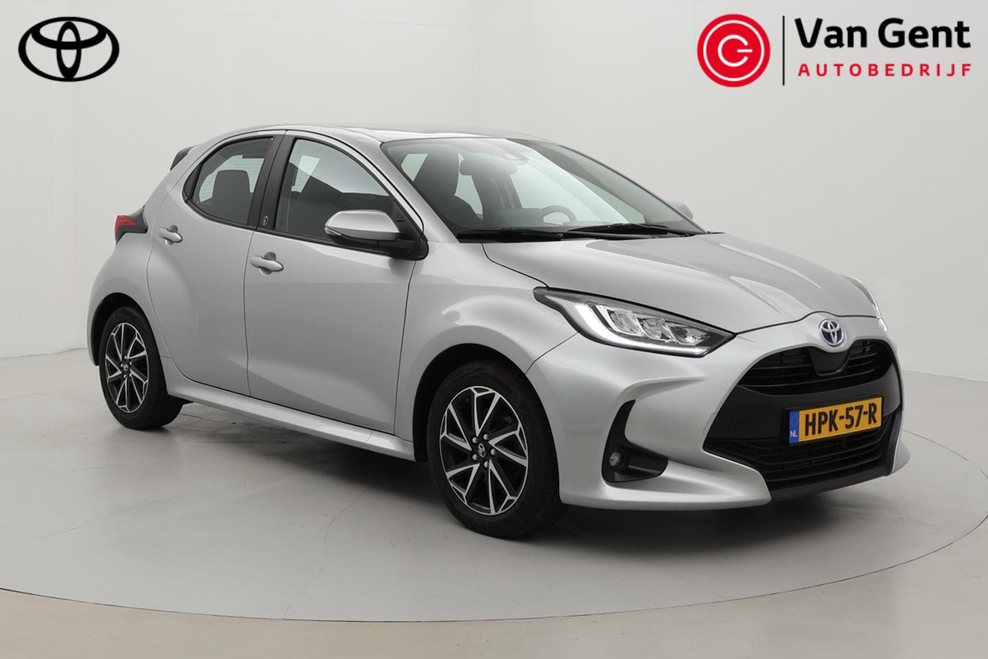 Toyota Yaris - 1.5 Hybrid Dynamic | Stoelverwarming | Apple Carplay / Android Auto | Keyless | Adaptive C - AutoWereld.nl