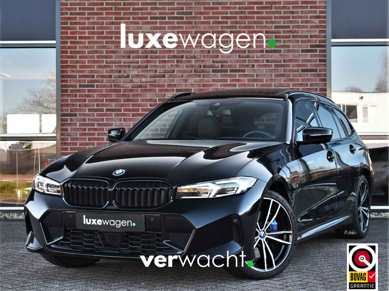 BMW 3-serie Touring - 330e xDrive M-Sport Pro Pano M-zetels ACC HUD 19inch El-klep - AutoWereld.nl