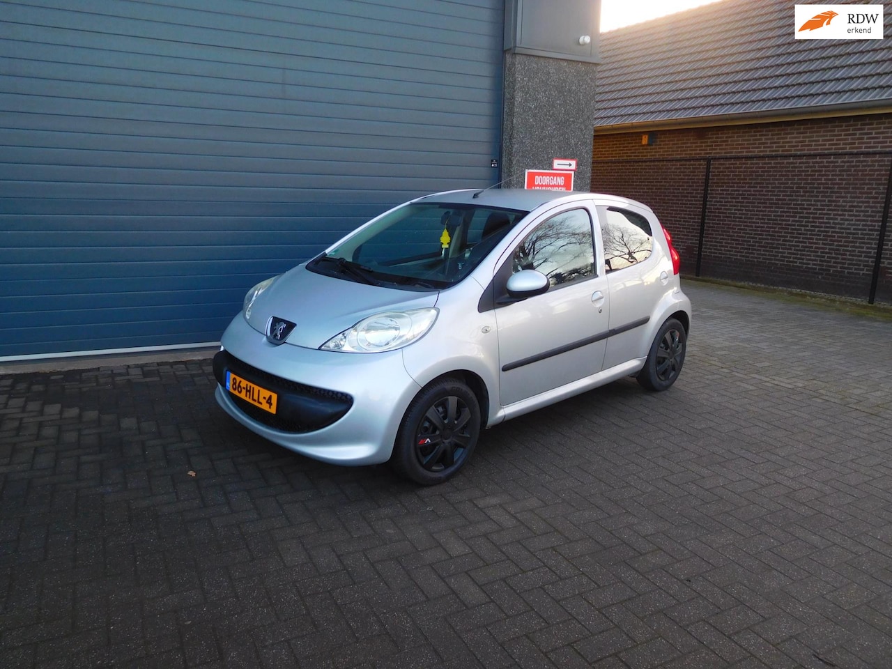 Peugeot 107 - 1.0-12V XS 1.0-12V XS - AutoWereld.nl