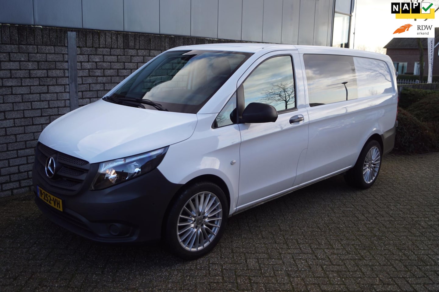 Mercedes-Benz Vito - 111 CDI Lang DC Comfort Airco Navi Camera Elektrische Ramen en Spiegels Cruise 2x PDC LMV - AutoWereld.nl