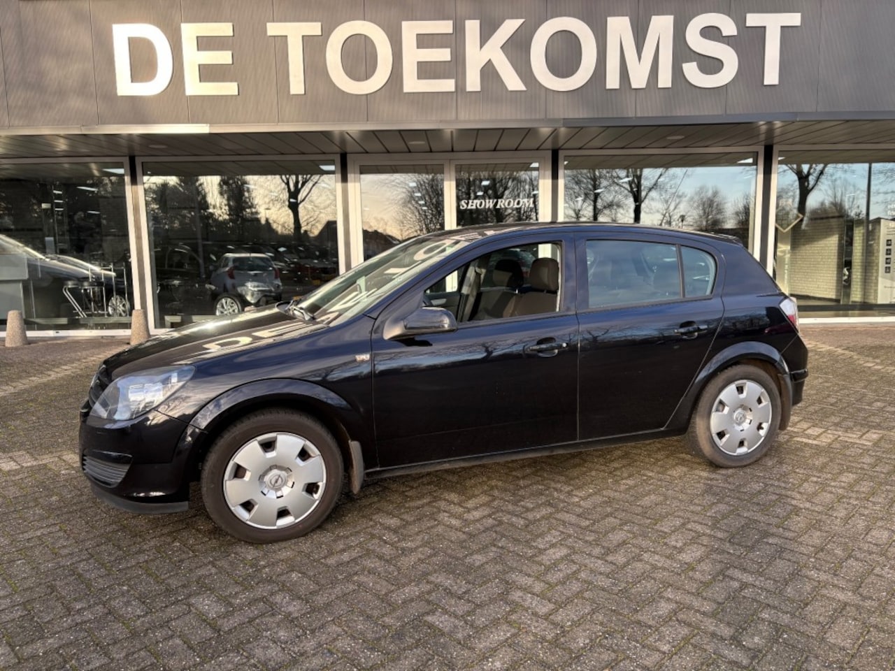 Opel Astra - 1.6 ENJOY Airco Cruise Trekhaak apk 6-26 - AutoWereld.nl