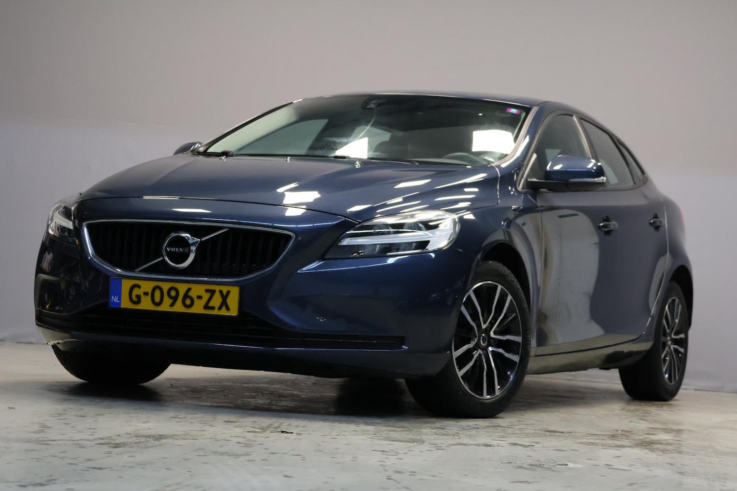 Volvo V40 - 1.5 T2 Polar+ |AUT|Stoelverwarming| - AutoWereld.nl