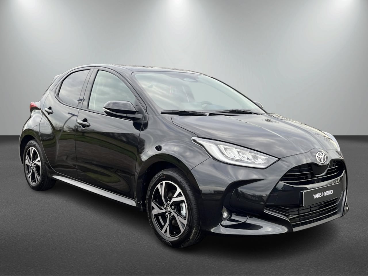 Toyota Yaris - 1.5 Hybrid Black edition 115pk | Stoel en Stuur verwarming. - AutoWereld.nl