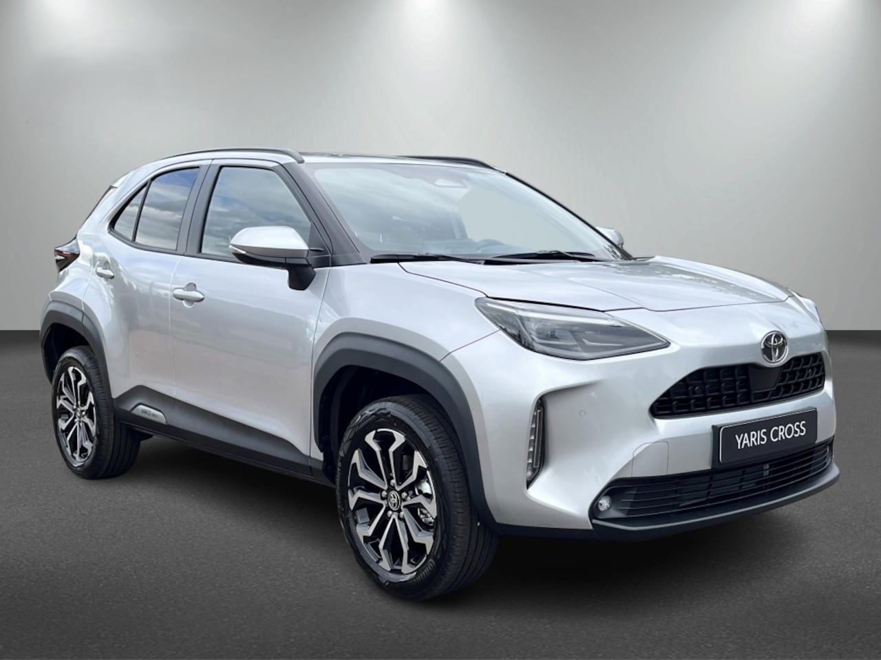 Toyota Yaris Cross - 1.5 Hybride 130 pk Black Edition, Safety + Winter pakket. - AutoWereld.nl