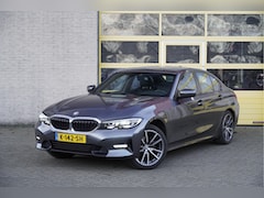 BMW 3-serie - 318i Automaat Executive Sportline BJ2021 Lmv 18" | Led V+A | Pdc | Navi | Elek. trekhaak |