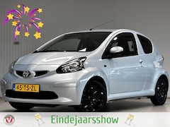 Toyota Aygo - 1.0-12V + /Stuurbekrachtiging /Bumpers in kleur /Airbags /Elek. ramen voor /C.V. afstand /