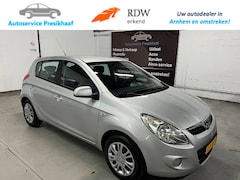 Hyundai i20 - 1.4i DynamicVersion AIRCO / NAP / 5-DEURS