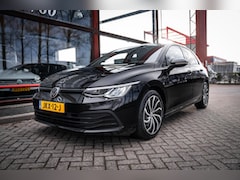 Volkswagen Golf - 1.5 eTSI Style | Automaat | Adaptieve cruise control | Camera | DAB+ | Keyless |