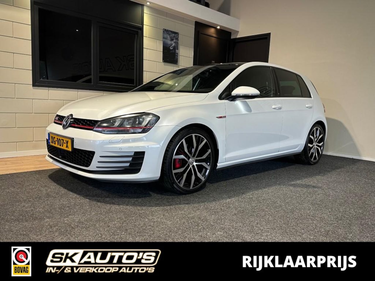 Volkswagen Golf - 2.0 TSI GTI PARELMOER l PANO l CARPLAY l 220PK l ACC l 19INCH l - AutoWereld.nl