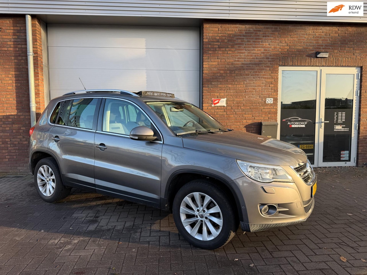 Volkswagen Tiguan - 2.0 TSI Sport&Style 4Motion|AUTOMAAT|PANO|R-LINE - AutoWereld.nl