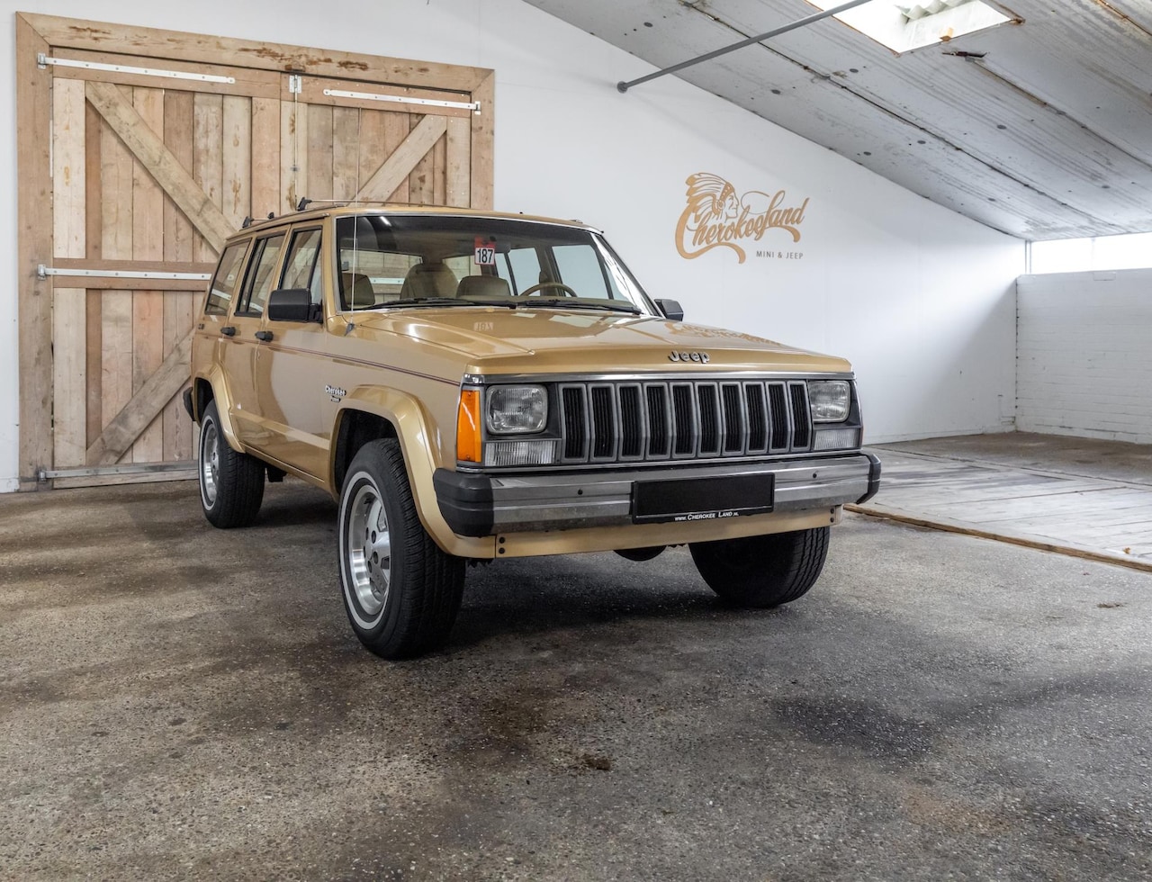Jeep Cherokee - XJ - Pioneer - Ready to go - AutoWereld.nl